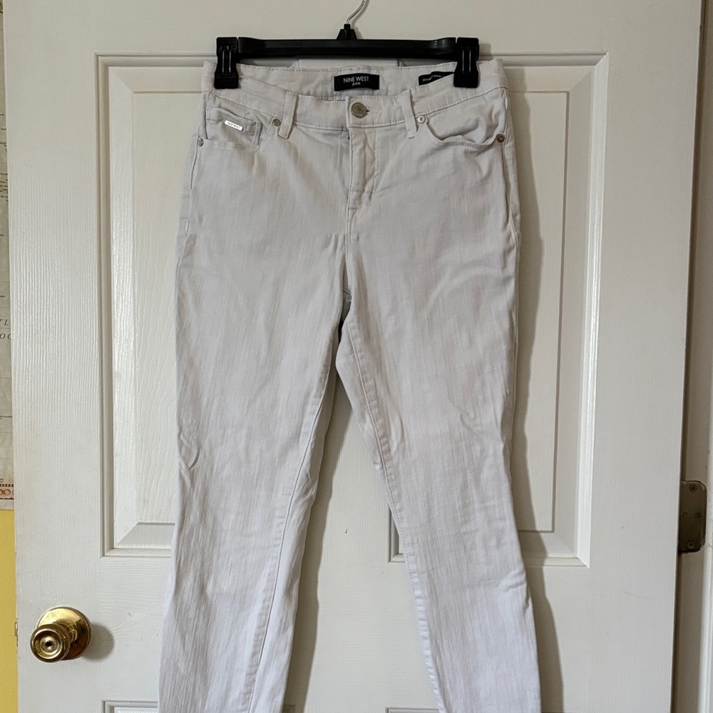 Levi's Women's Light Gray Skinny Jeans